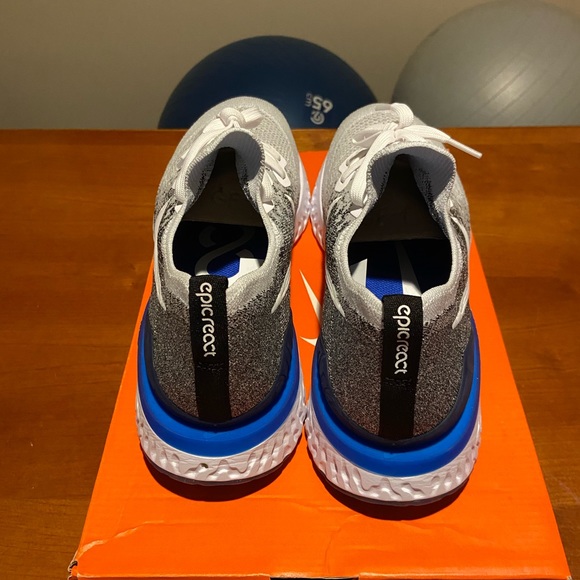 Nike Epic React Flyknit 2 - Picture 4 of 7